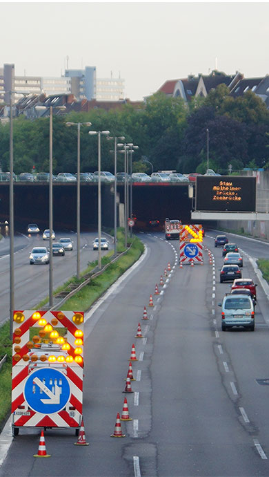 Verkehrswegeführung mit LED-Leittafeln