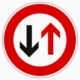 Vorschriftzeichen 208 Vorrang des Gegenverkehrs