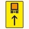 Richtzeichen 422-32 Wegweiser für kennzeichnungspflichtige Fahrzeuge mit gefährlichen Gütern, hier gerade aus