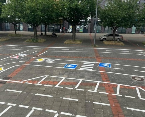 Straßenmarkierung als Verkehrsübungsplatz am Ottmar-Pohl-Platz