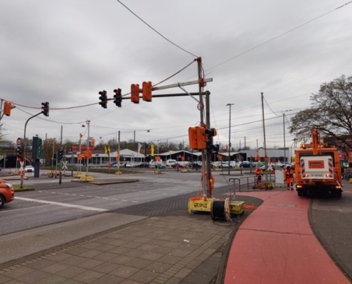 Aufbau Mobile Lichtsignalanlage / Temporäre Ampelregelung für Bauarbeiten