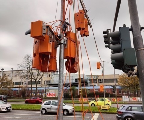 Nahaufnahme Mobile Lichtsignalanlage / Temporäre Ampelregelung