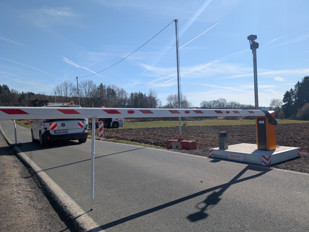 Mobile Schranke mit Nummernschilderkennung Baustelle